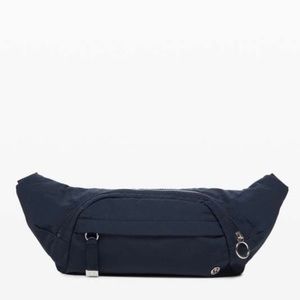 Lululemon On the Beat belt bag